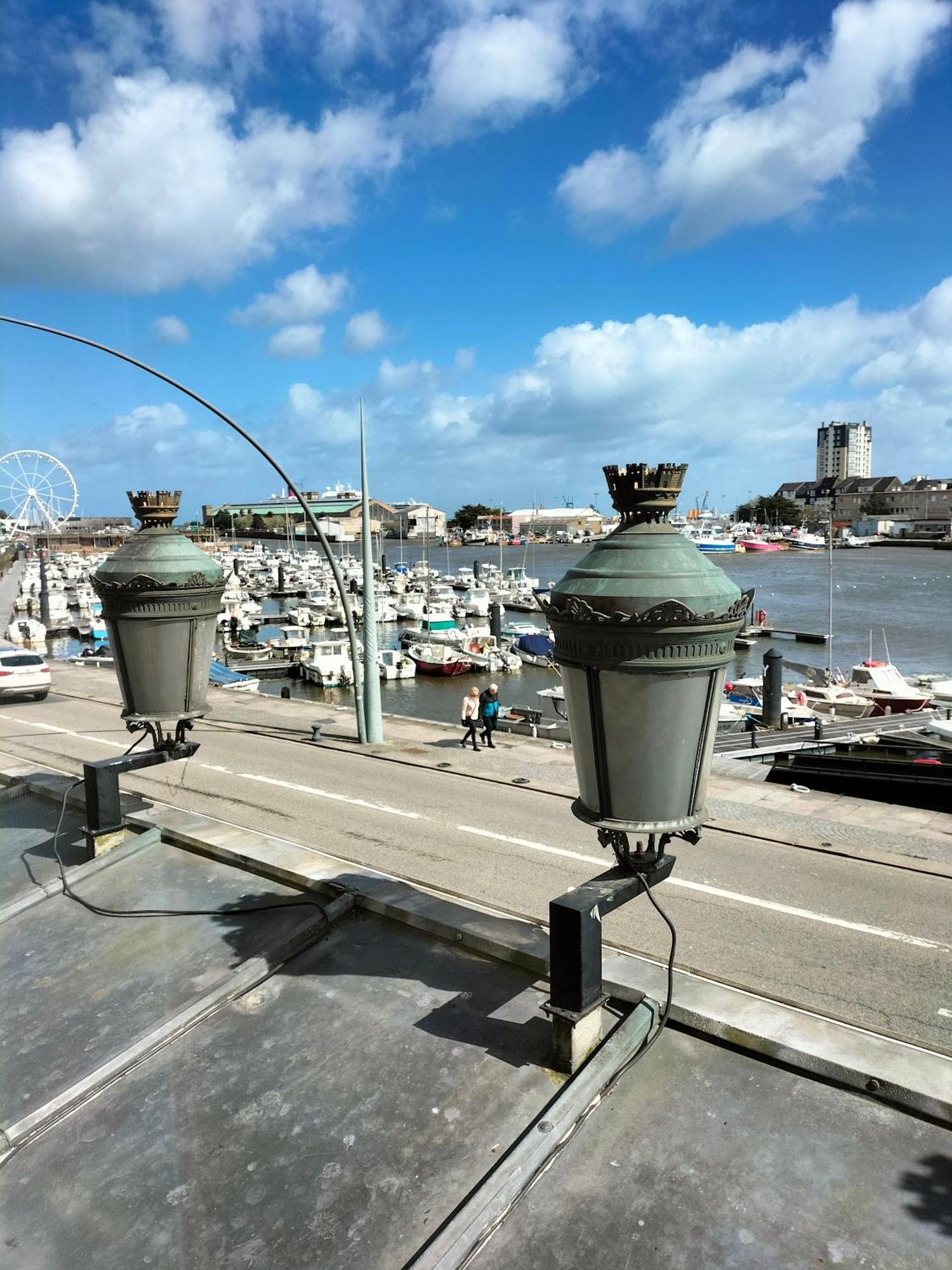 Logis Hotel Restaurant La Regence Cherbourg-en-Cotentin Exterior photo